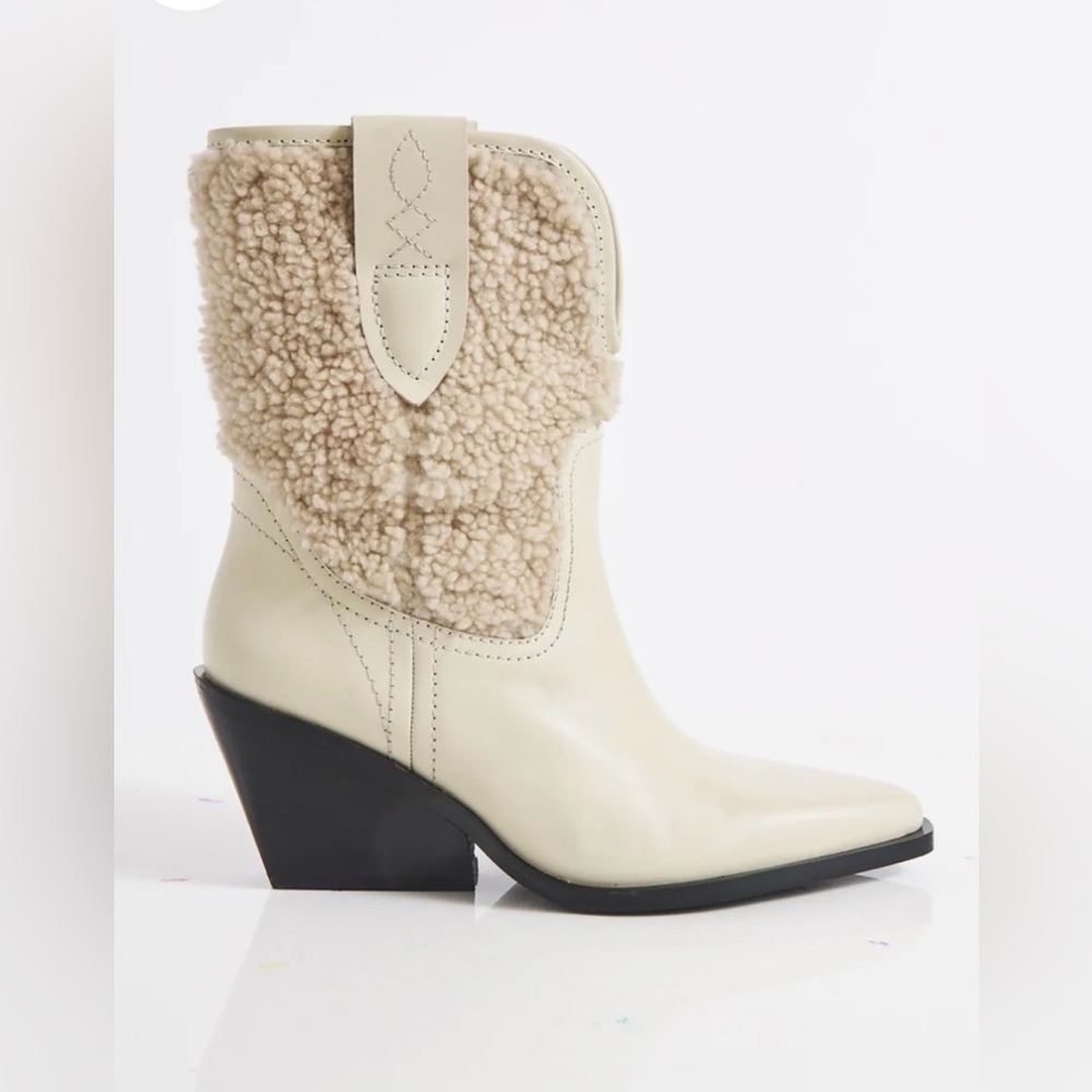 Free People Artic Fox Boots with Shearling Detail *final price* - Picture 3 of 10